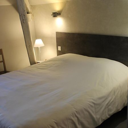 Logis Hotels- Auberge De La Tour - Hotel Et Restaurant Sauzet  Zewnętrze zdjęcie