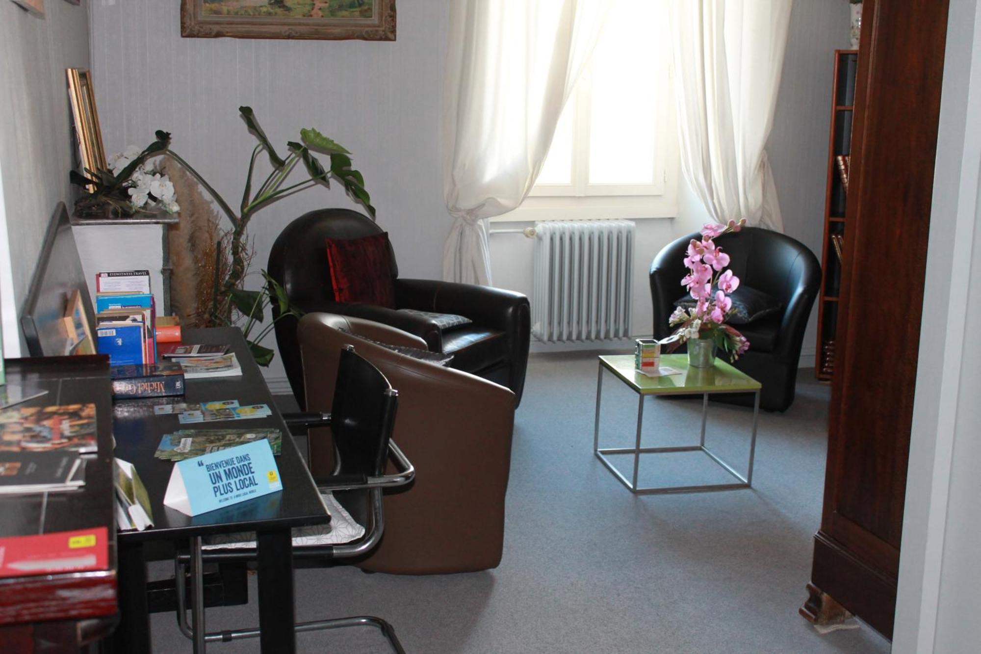 Logis Hotels- Auberge De La Tour - Hotel Et Restaurant Sauzet  Zewnętrze zdjęcie