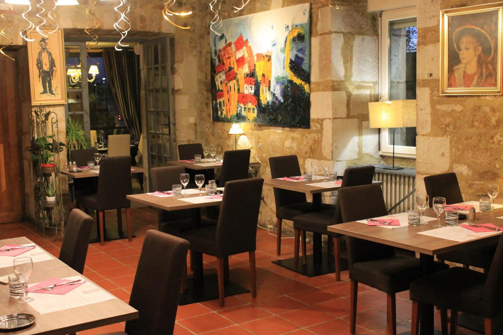Logis Hotels- Auberge De La Tour - Hotel Et Restaurant Sauzet  Zewnętrze zdjęcie