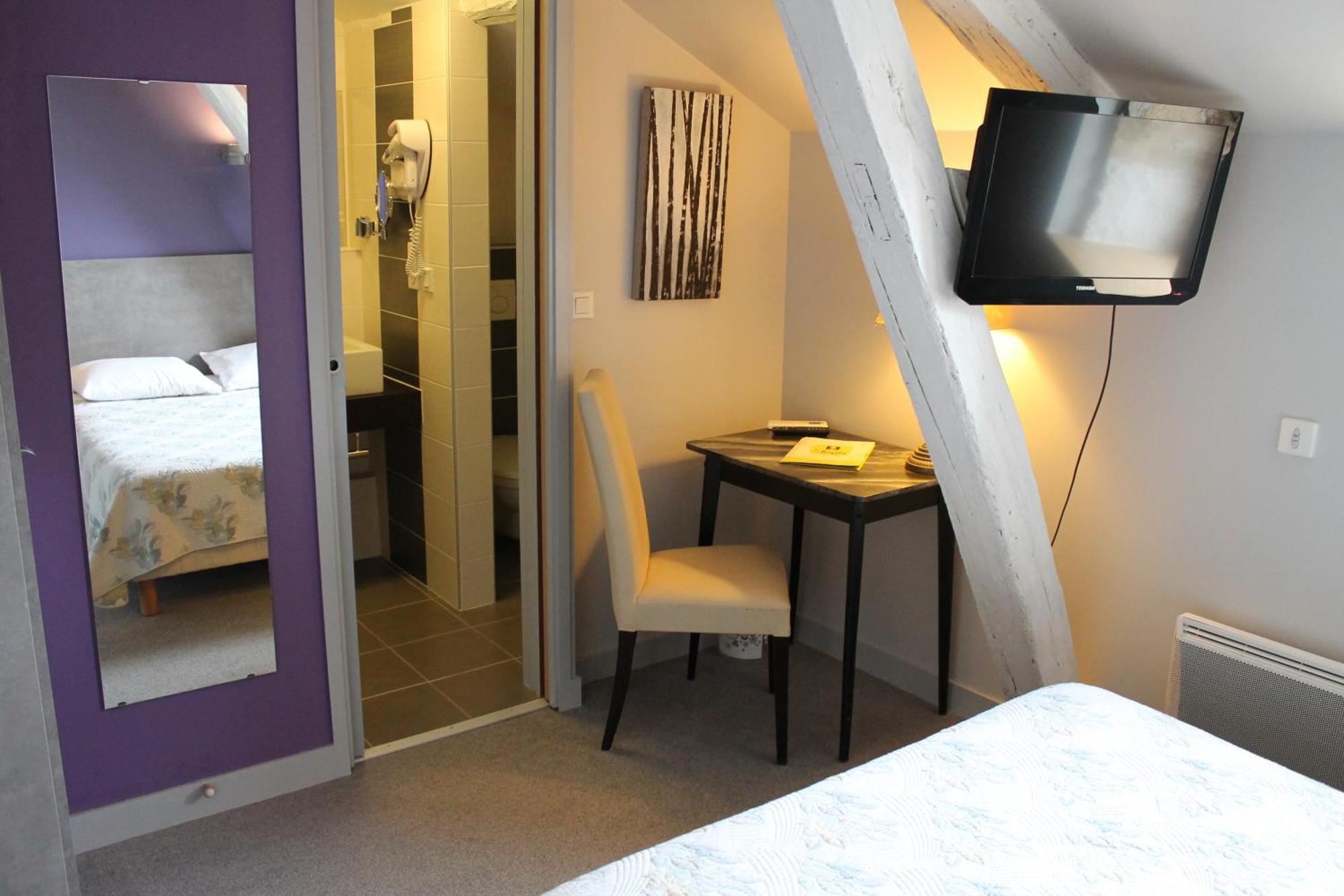 Logis Hotels- Auberge De La Tour - Hotel Et Restaurant Sauzet  Pokój zdjęcie