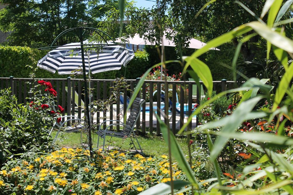 Logis Hotels- Auberge De La Tour - Hotel Et Restaurant Sauzet  Zewnętrze zdjęcie
