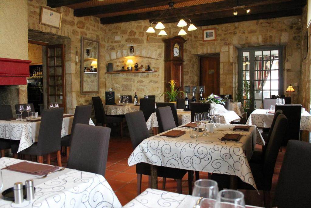 Logis Hotels- Auberge De La Tour - Hotel Et Restaurant Sauzet  Zewnętrze zdjęcie