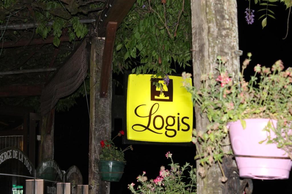 Logis Hotels- Auberge De La Tour - Hotel Et Restaurant Sauzet  Zewnętrze zdjęcie
